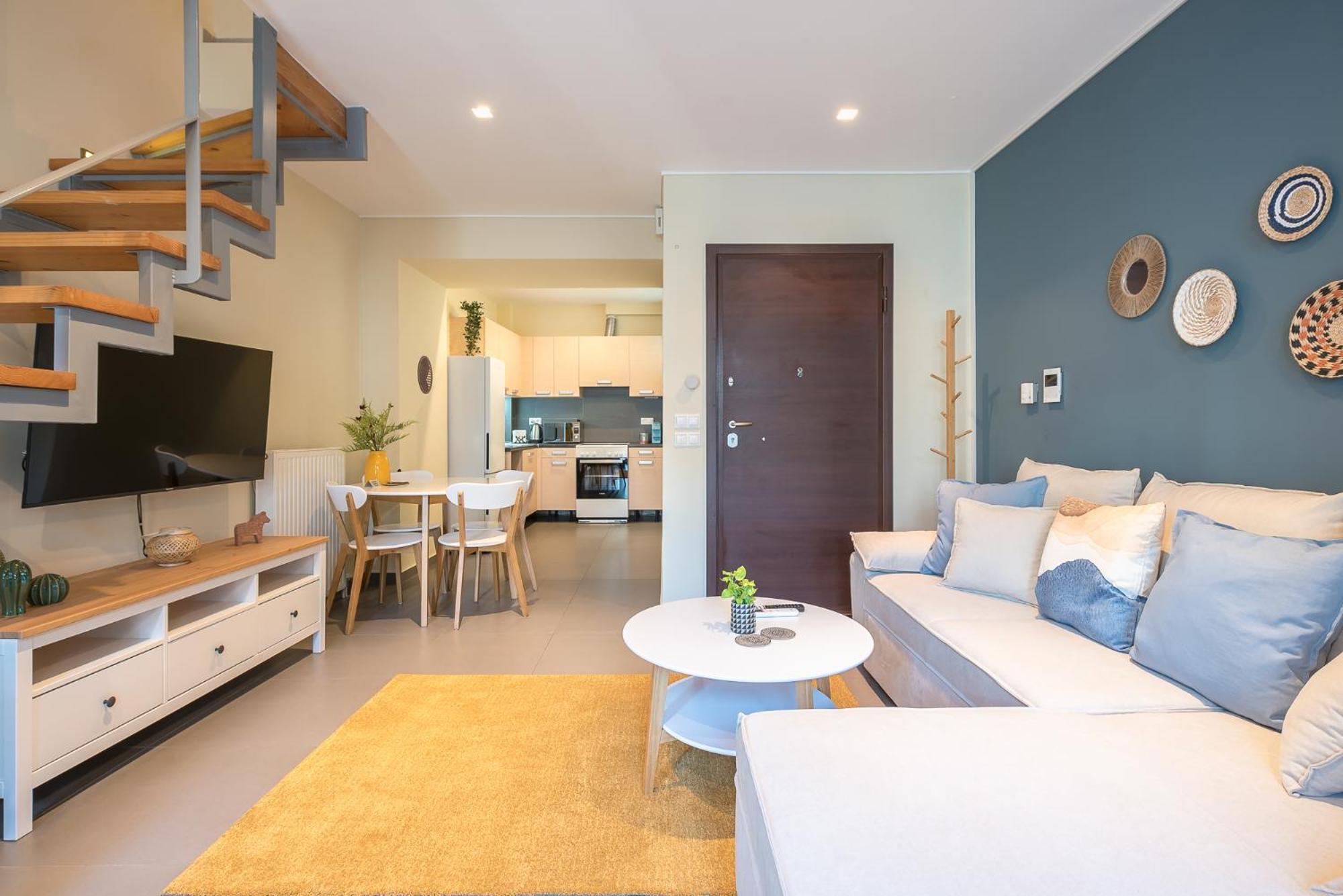 Apartment Artistic 2br Maisonette: An Architectural Delight Athens