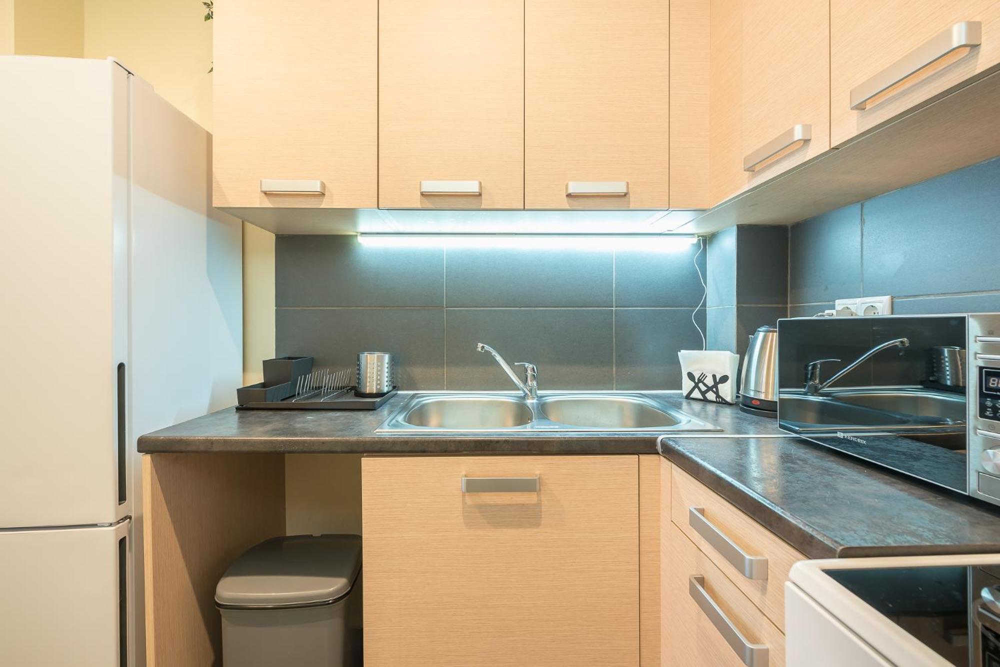 Apartment Artistic 2br Maisonette: An Architectural Delight