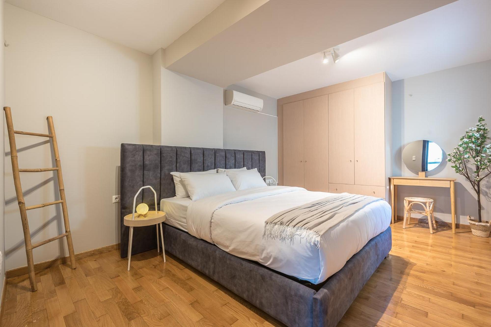 Artistic 2br Maisonette: An Architectural Delight Apartment Athens