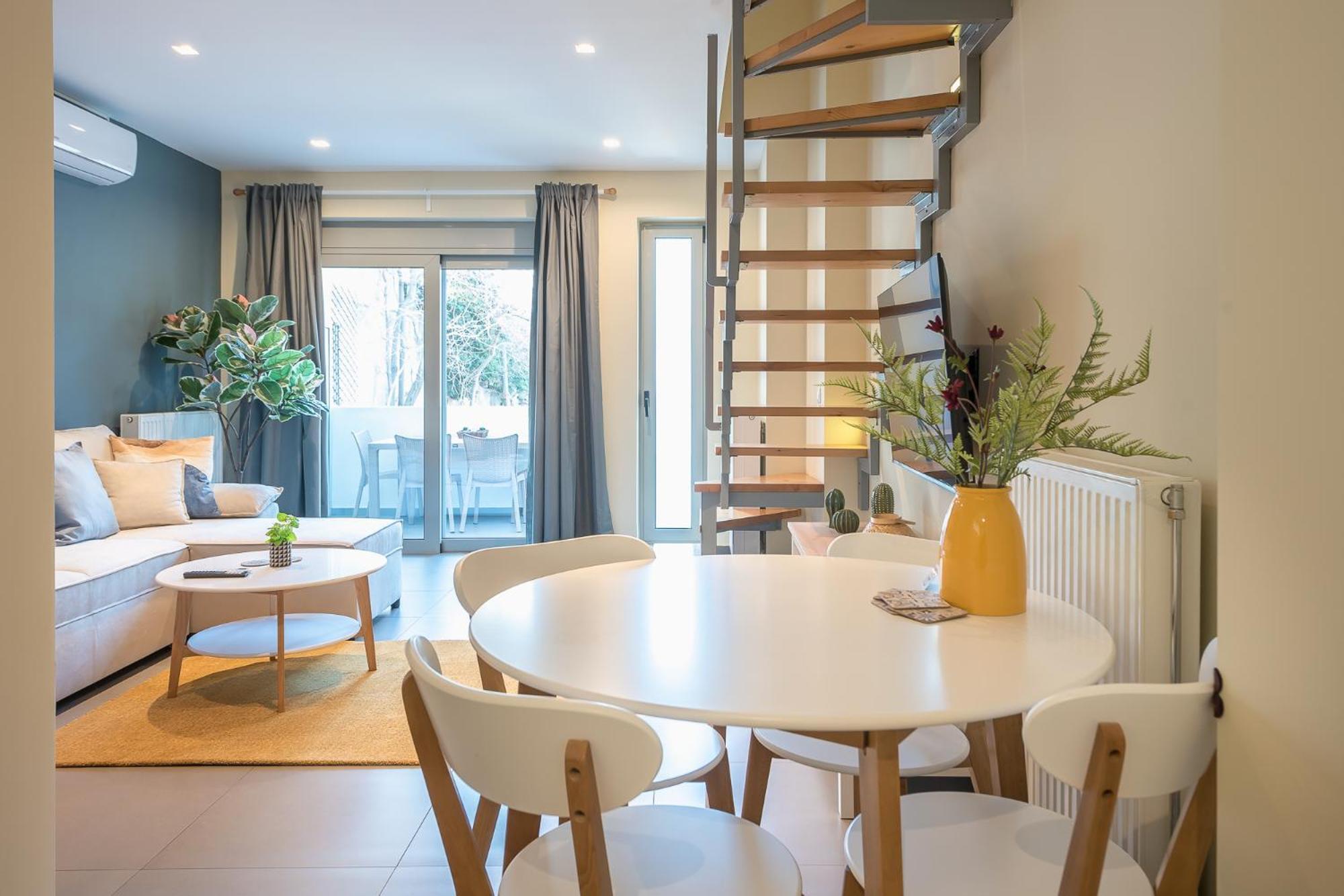 Apartment Artistic 2br Maisonette: An Architectural Delight Athens