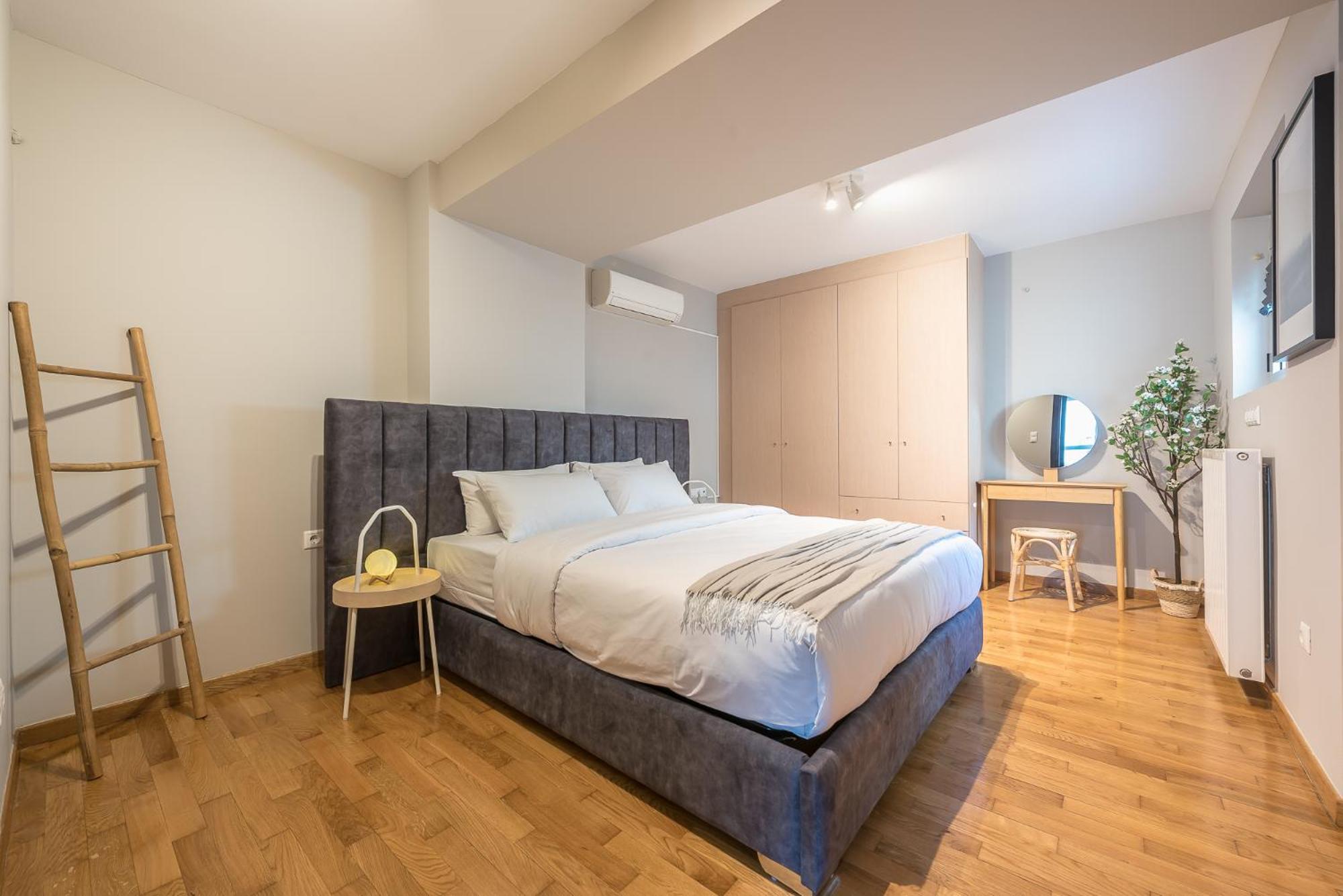 Artistic 2br Maisonette: An Architectural Delight Apartment Athens
