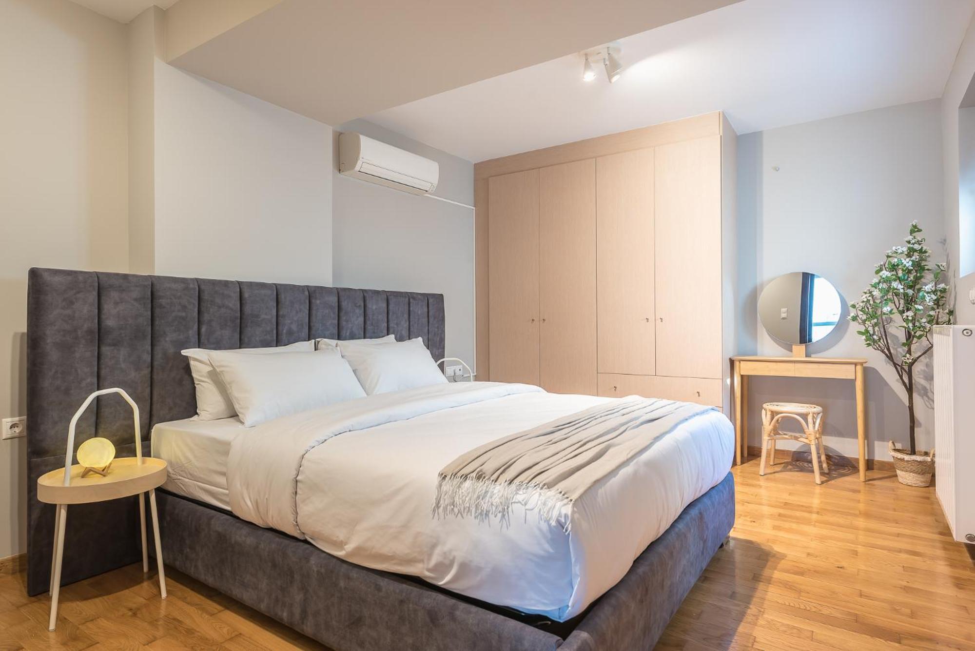Apartment Artistic 2br Maisonette: An Architectural Delight *
