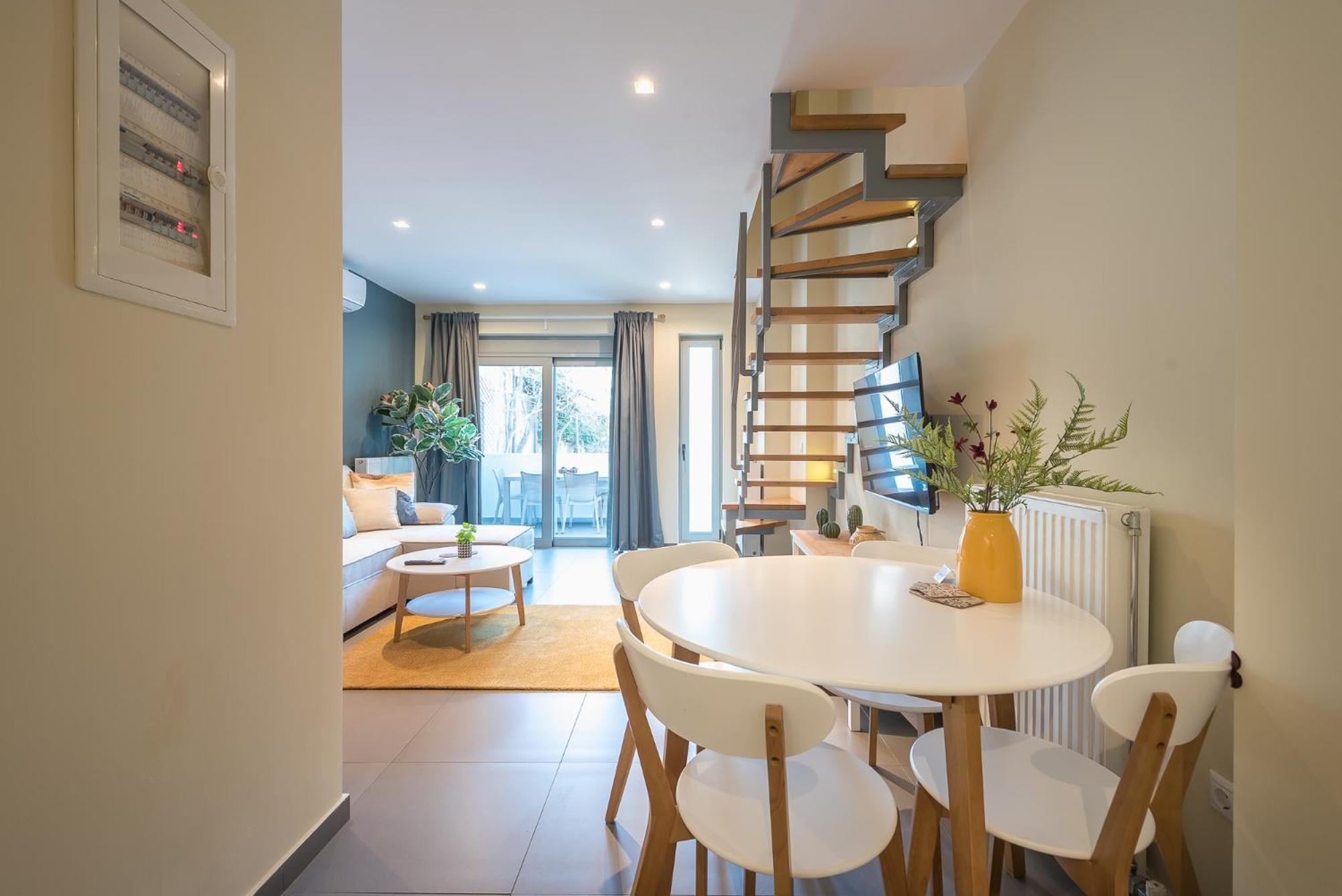 Artistic 2br Maisonette: An Architectural Delight Apartment *