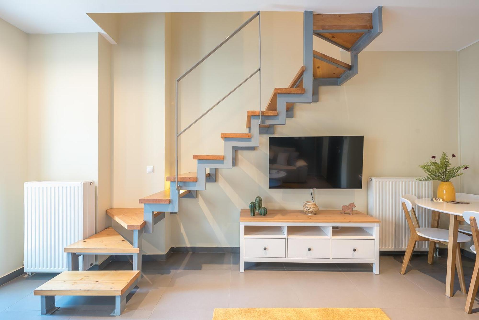 Artistic 2br Maisonette: An Architectural Delight * Athens