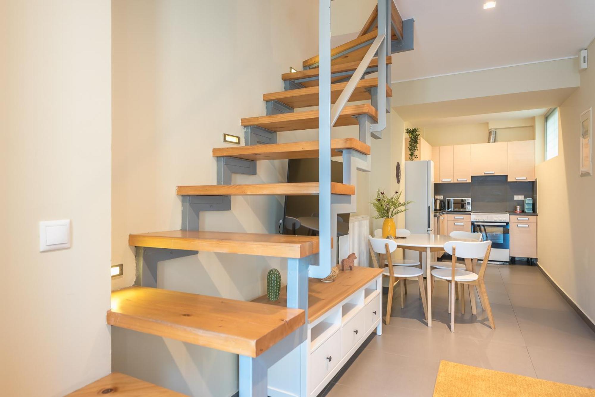 Apartment Artistic 2br Maisonette: An Architectural Delight *