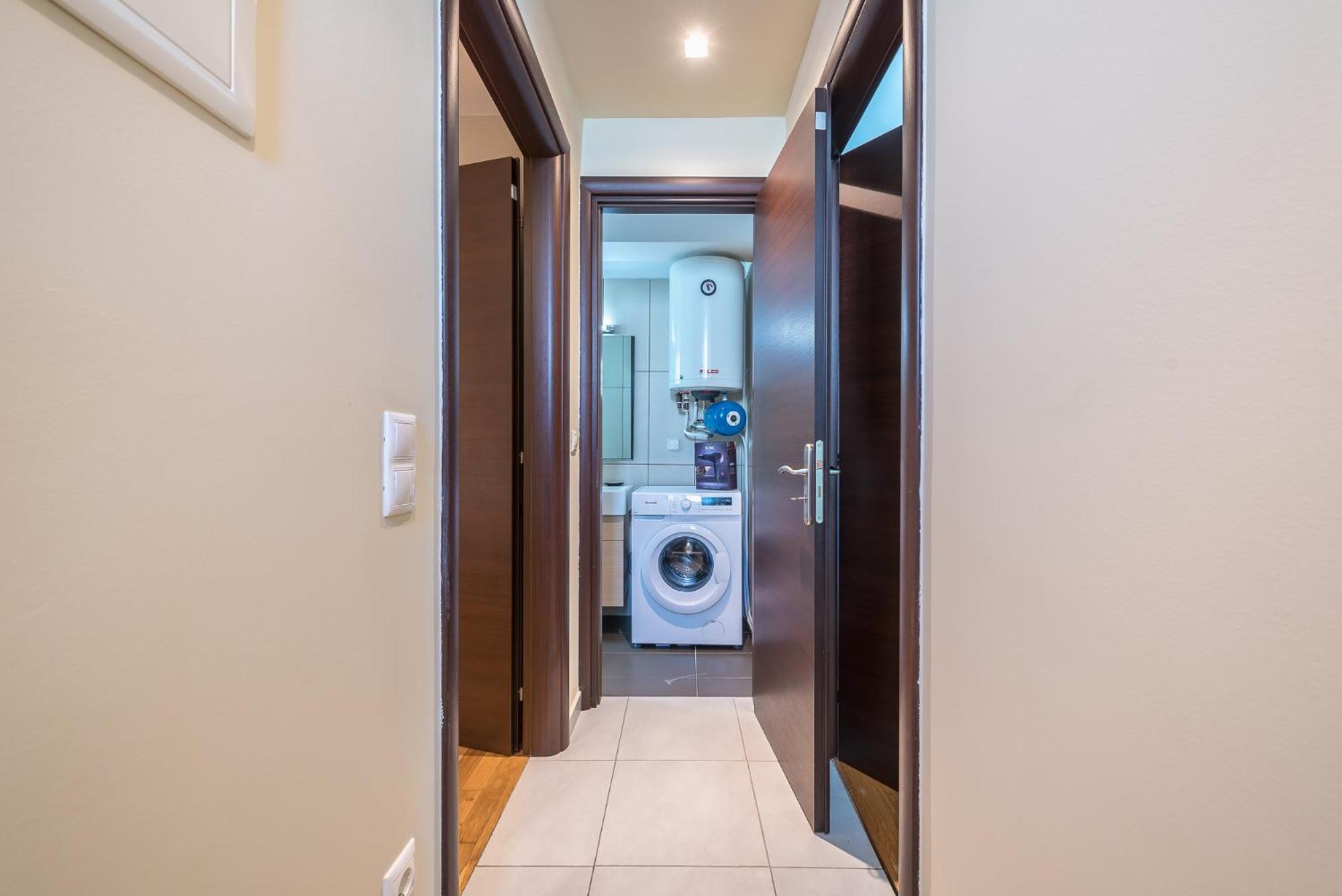 Artistic 2br Maisonette: An Architectural Delight Athens