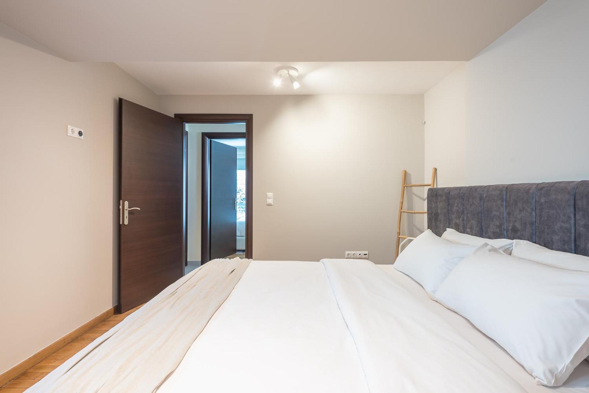 Artistic 2br Maisonette: An Architectural Delight Apartment