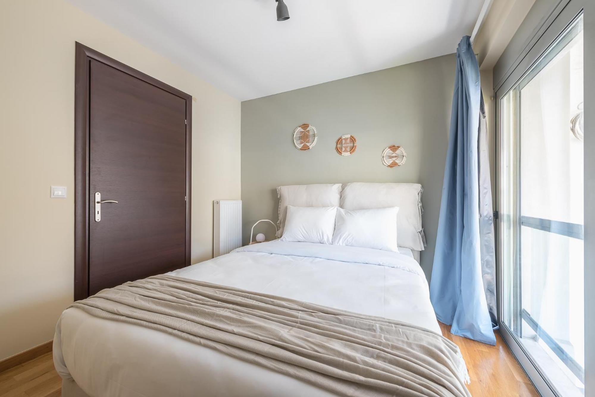 Apartment Artistic 2br Maisonette: An Architectural Delight *