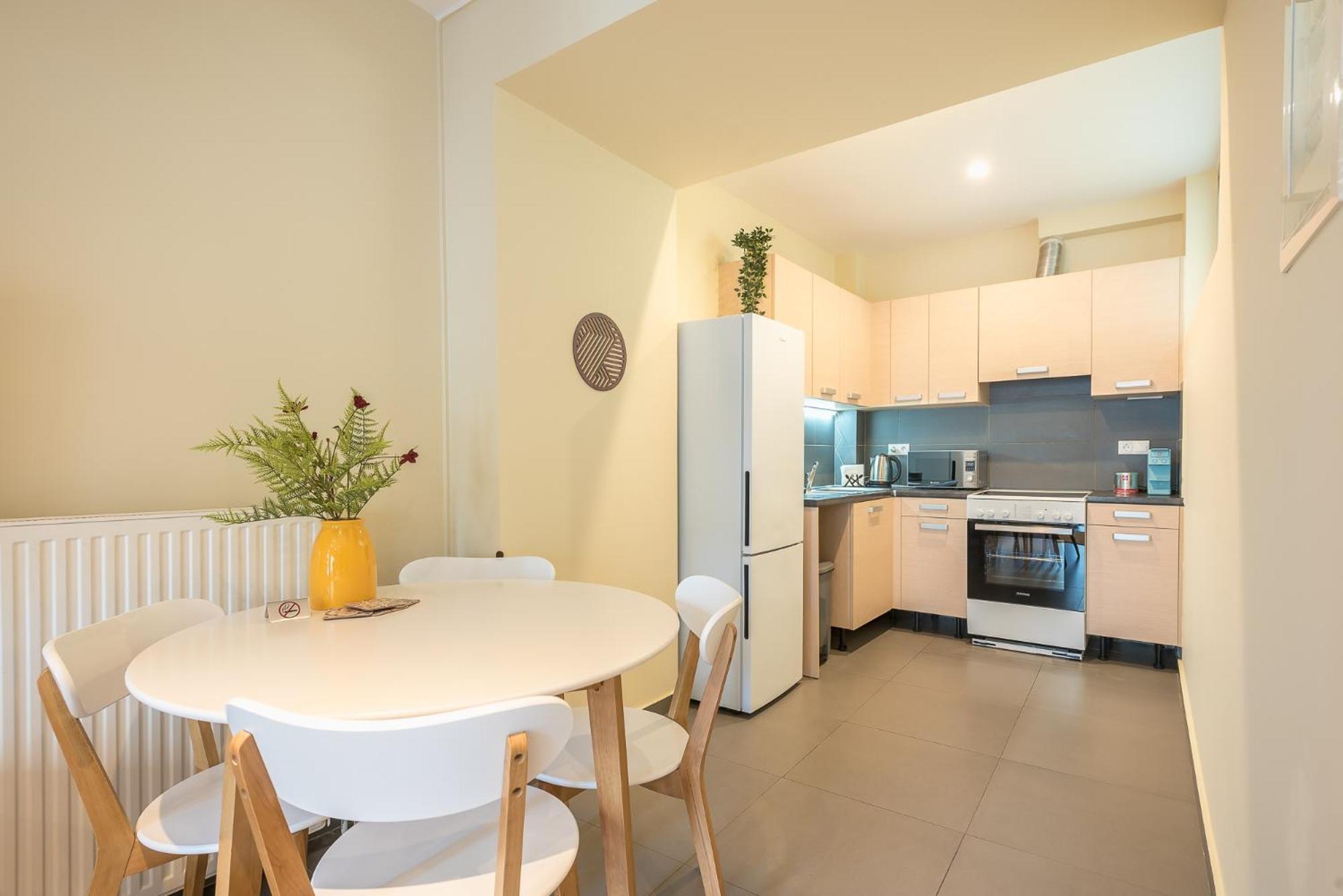 Artistic 2br Maisonette: An Architectural Delight