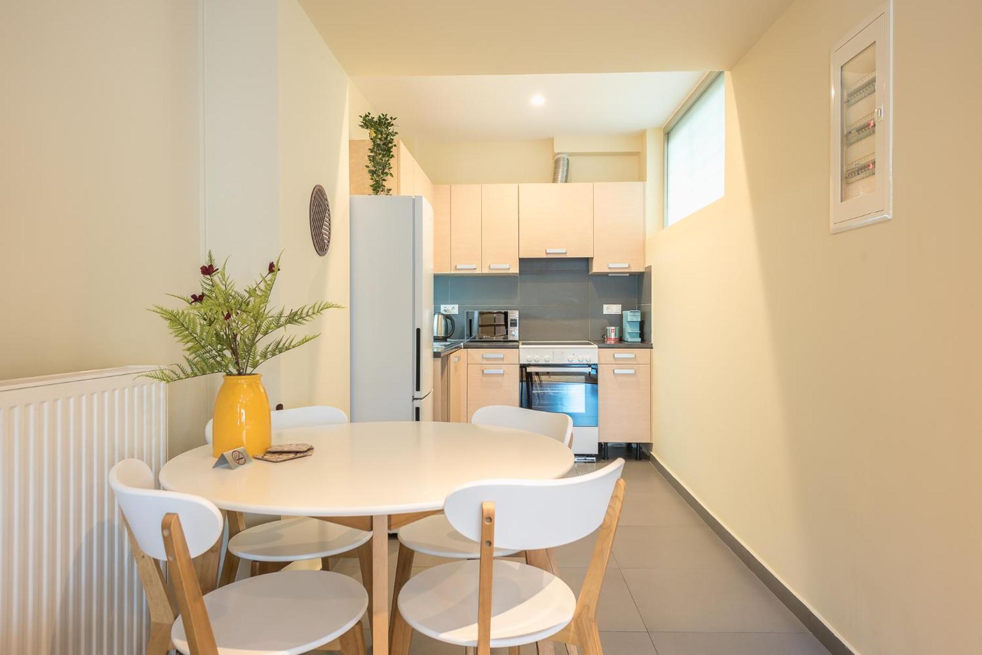 Artistic 2br Maisonette: An Architectural Delight *