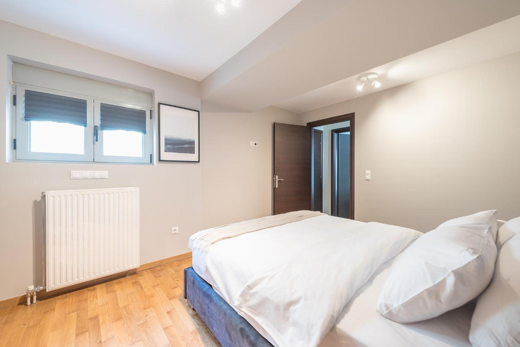 Apartment Artistic 2br Maisonette: An Architectural Delight